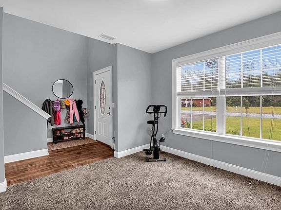 5th image of 13 Lincoln Way NE