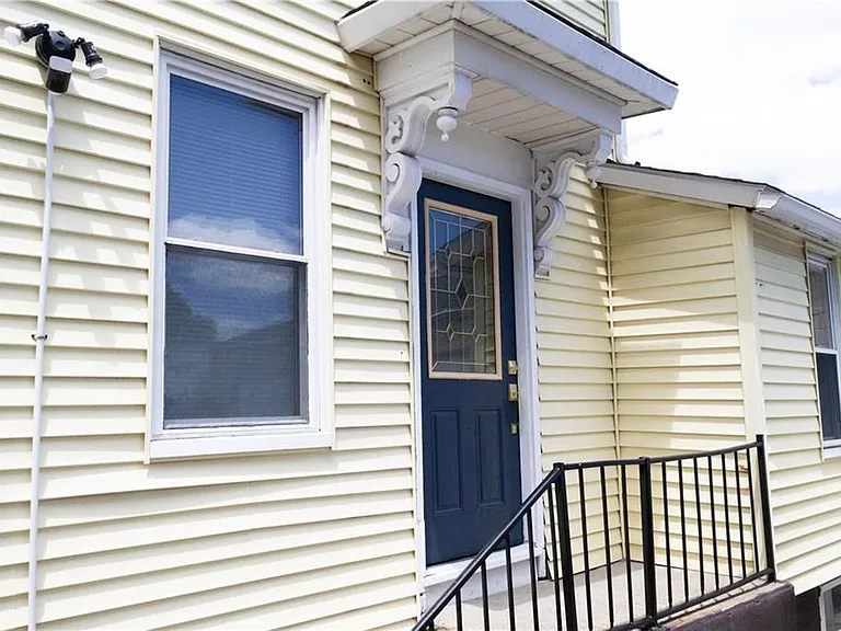 114 Warren Ave — Photo 8