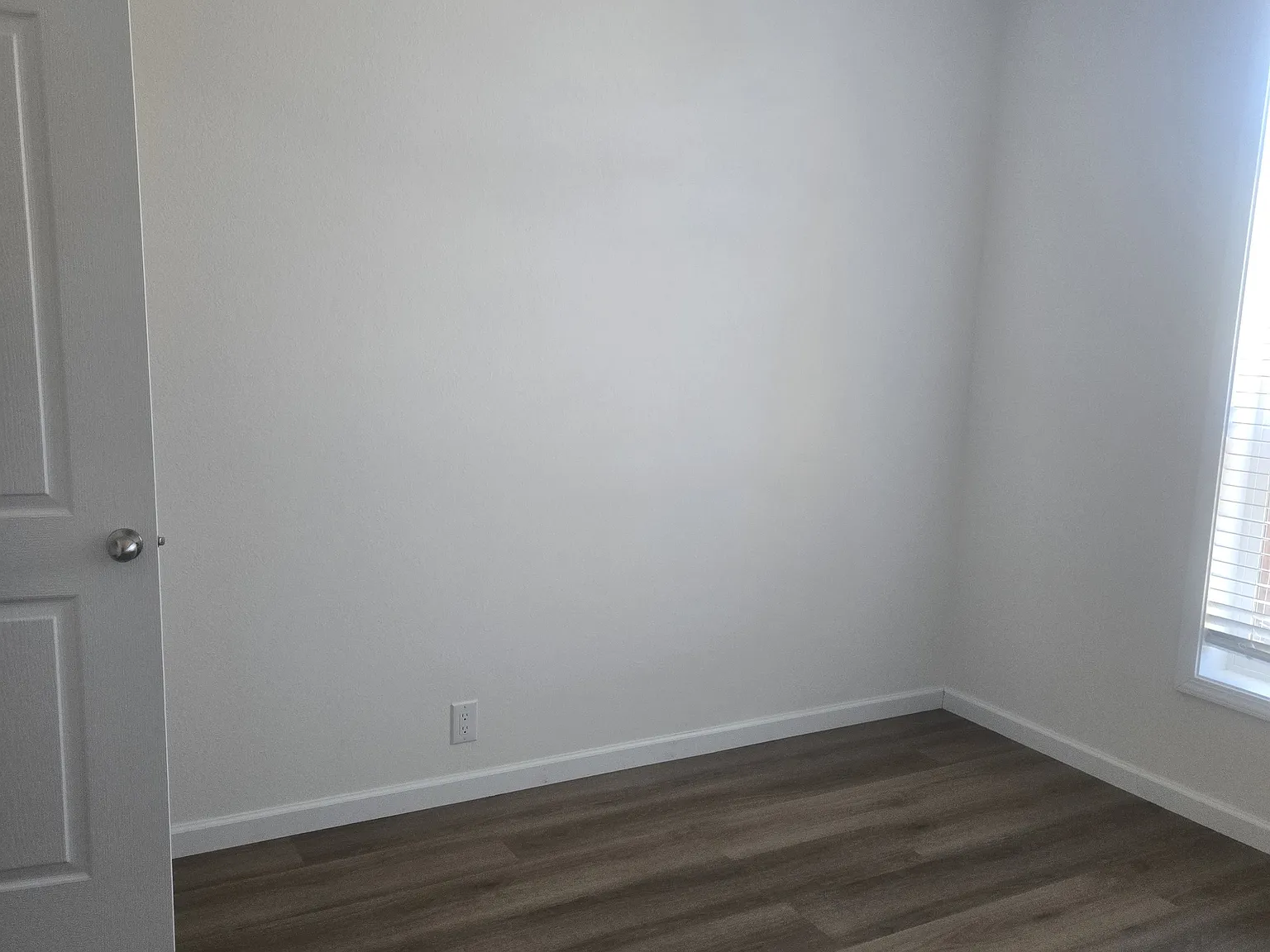 2 bed, 720 sqft, $3,500 — Photo 2