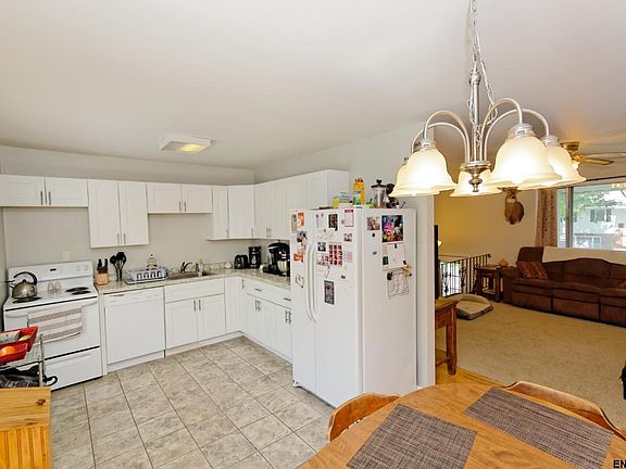 5th image of 6 Red Oak Dr