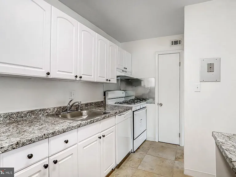 5115 Crossfield Ct #14 — Photo 2
