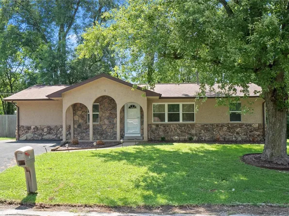 19 Howard Dr, Belleville, IL 62223