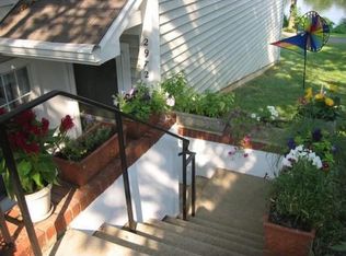 2972 Yarling Ct, Falls Church, VA 22042
