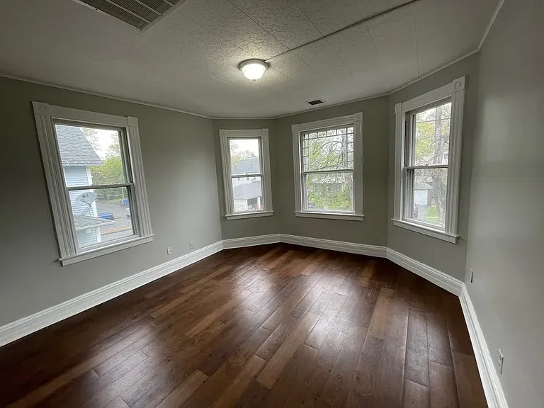 19 Prince St #2R — Photo 3