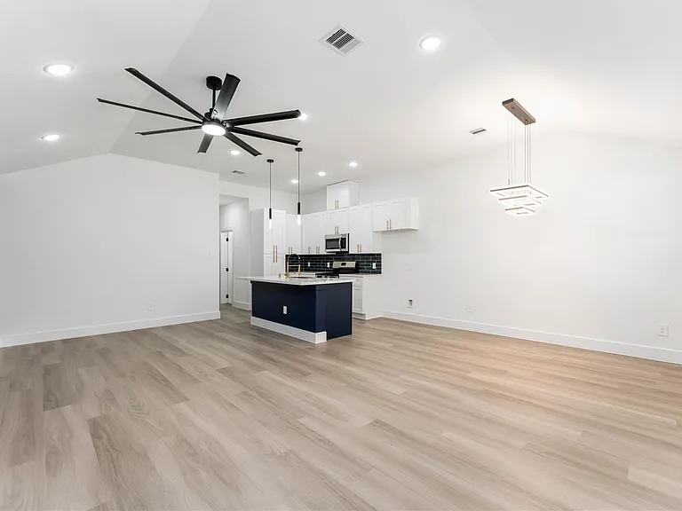 9406 Sandra St #A — Photo 4