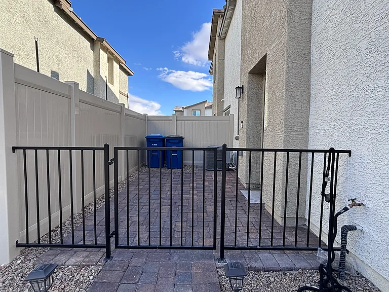 2833 Champagne Gold Ave — Photo 18