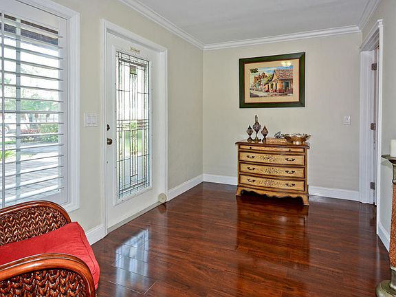 4th image of 241 Golfview Dr