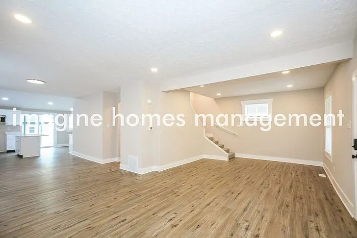 1118 N Parker Ave — Photo 5