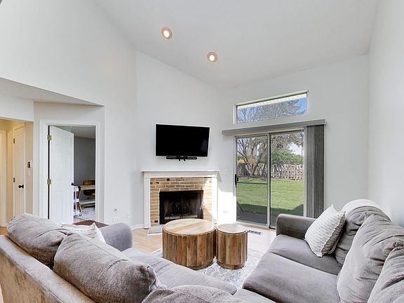 3rd image of 1275 Ranchview Ct