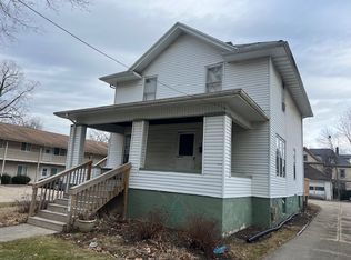 606 E Chestnut St, Bloomington, IL