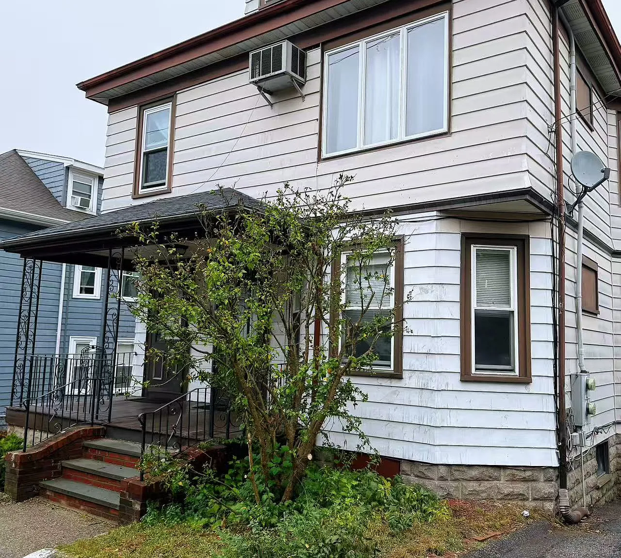 2 bed, 1070 sqft, $2,400 — Photo 1