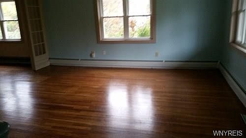 4th image of 15 Trianna St