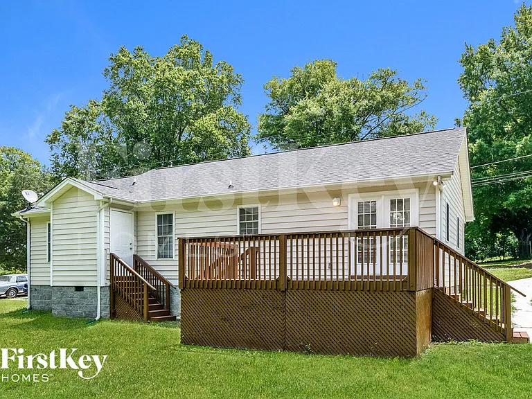 835 S Millon St — Photo 15