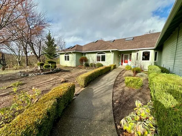 2944 Camp Baker Rd, Medford, OR 97501