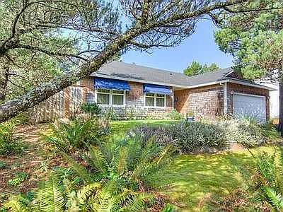 867 Lakeview Dr photo 1