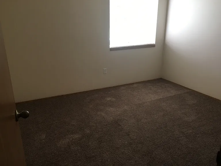 Cloverdale Apartments — Photo 17