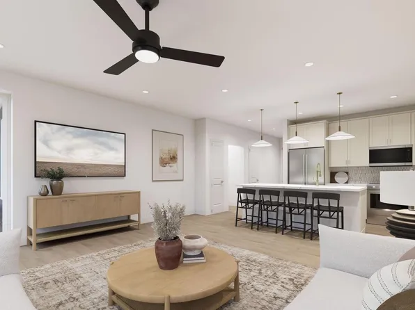 9475B Sprague Ave #4, Fairfax, VA 22031