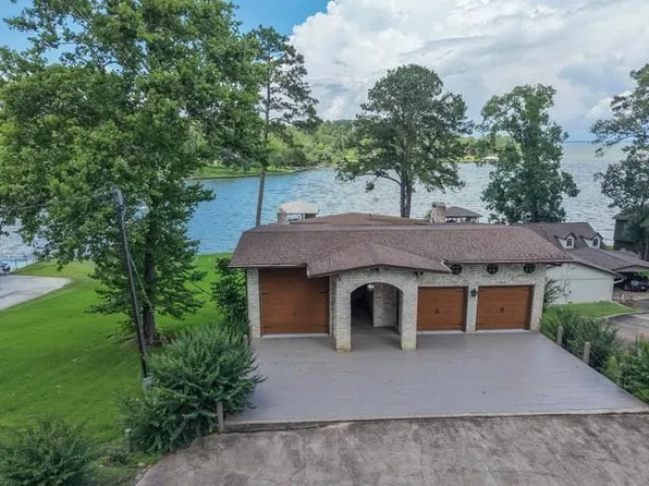 121 Holiday Ln, Coldspring, TX 77331