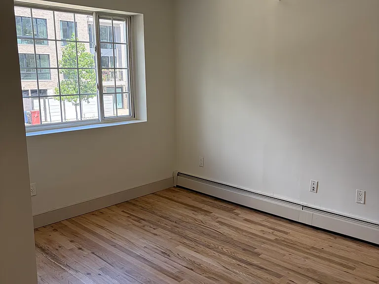 322 Hart St #2 — Photo 11