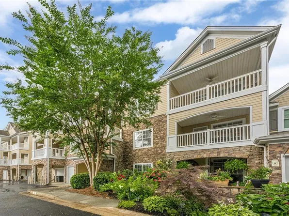 422 Pembrooke Cir Unit 422, Alpharetta, GA 30004