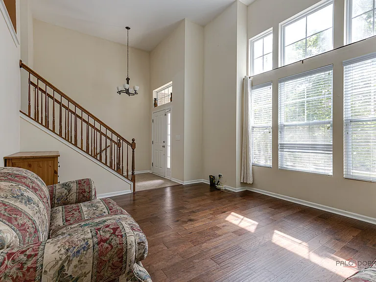 533 Plaza Pl — Photo 9