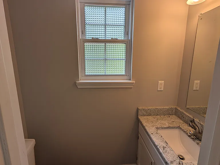 116 Paxton Ct — Photo 15