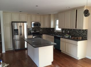 11 Grandway Ter, Stockholm, NJ 07460