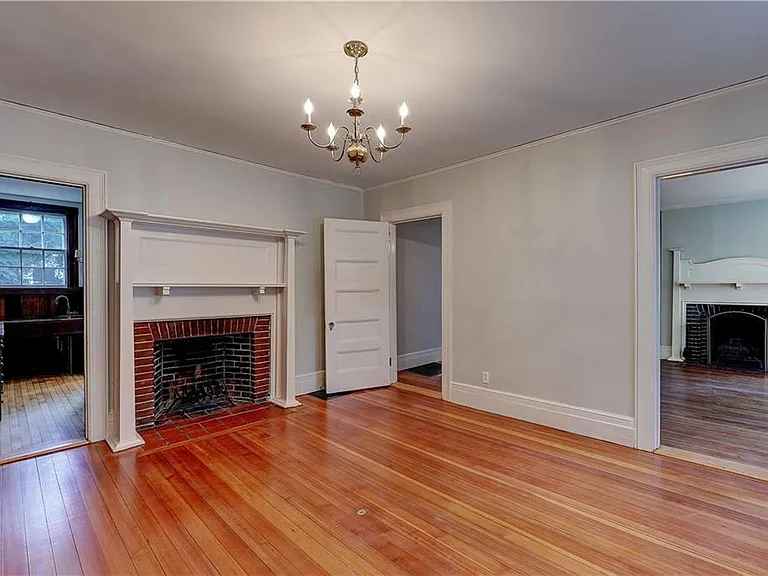 16 Elton St — Photo 6