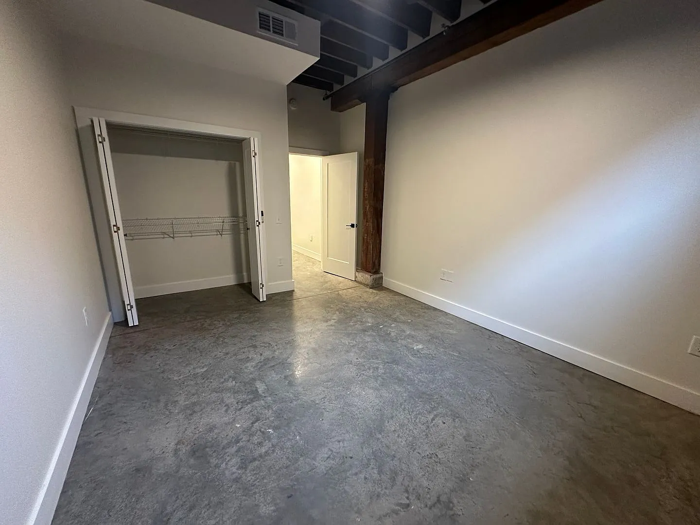 3 bed, 3.0 bath, 1920 sqft, $2,025 — Photo 4