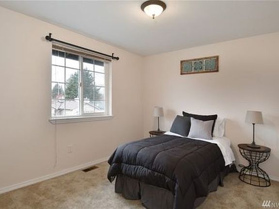 2nd image of 1308 E St SE