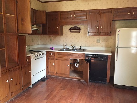 4th image of 3531 Pinecrest Ave NW
