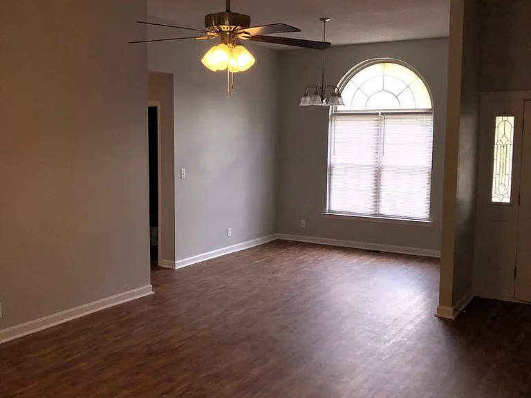 2613 Cliffside Dr — Photo 3