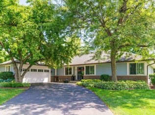 1445 Lexington Rd, Libertyville, IL 60048