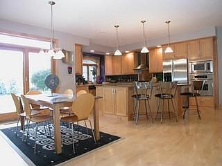 3rd image of 2715 W Avalon Dr