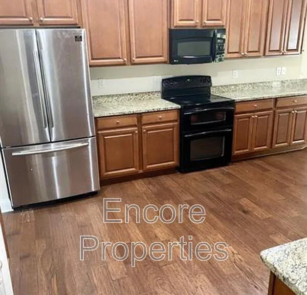 2057 Aventon Ln — Photo 11