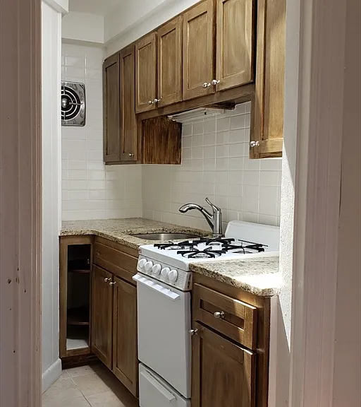 924 Beacon St #8 — Photo 3