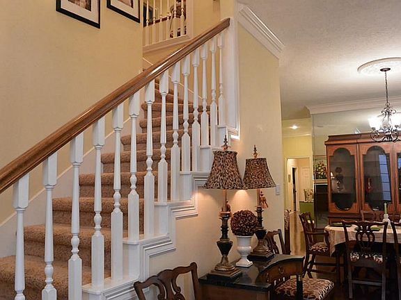 3rd image of 7510 Woodridge Pl