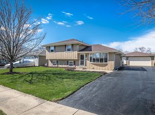 3911 Jaguar Ct, Joliet, IL 60431