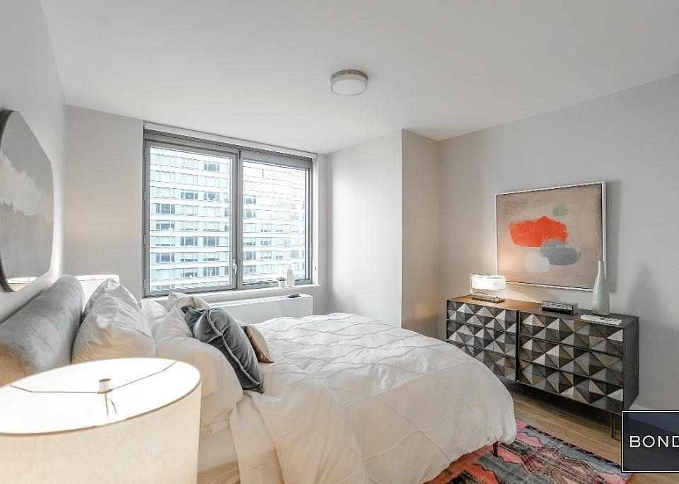 1st image of 606 W 57th St APT 3902