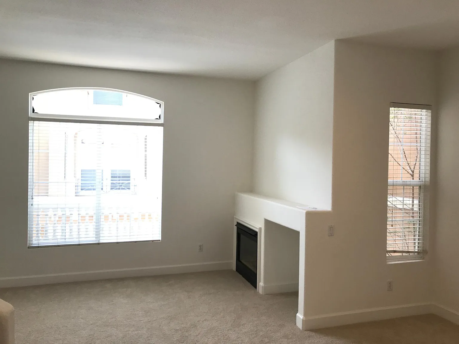 3 bed, 3.5 bath, 1404 sqft, $4,100 — Photo 3