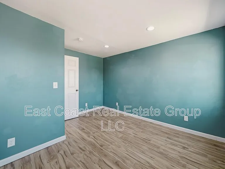 116 S High St — Photo 17