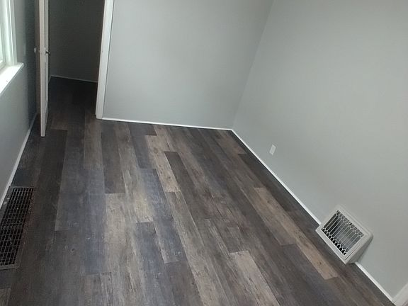 5th image of 537 Gobel St