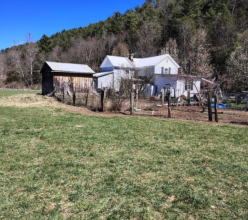 1st image of 8124 Thorn Creek Rd