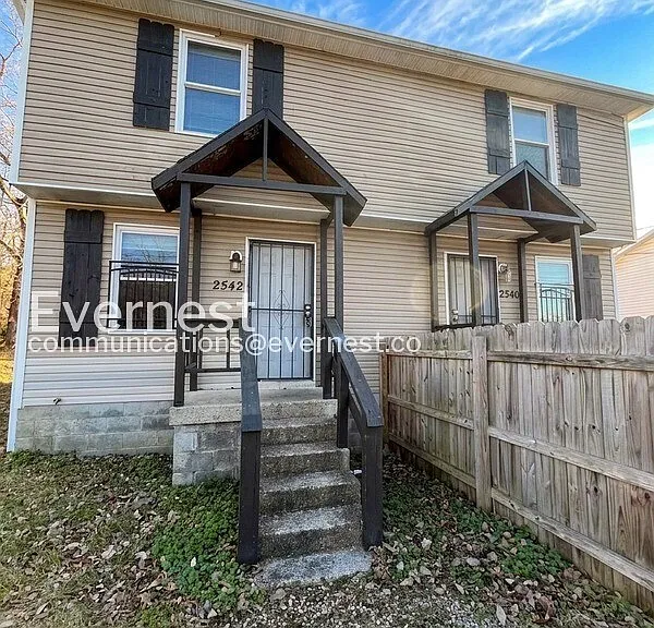 2542 Highland Trace Dr — Photo 1