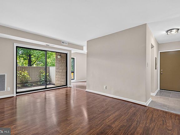 3rd image of 6079 Majors Ln APT 4-M4