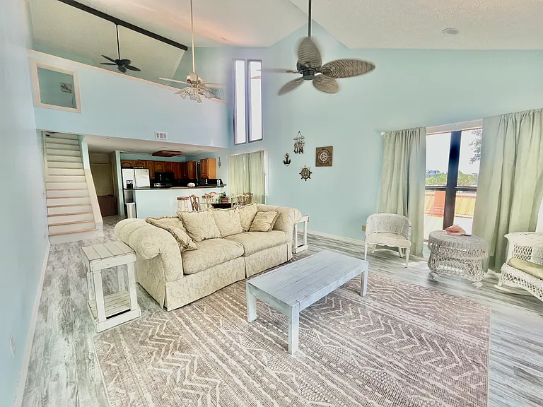 6135 N Lagoon Dr #301 — Photo 4