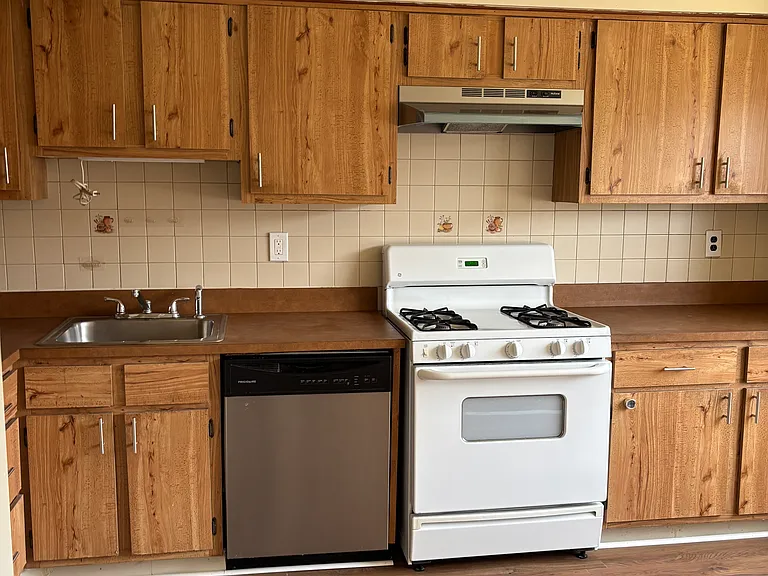 1916 Raspberry Ct — Photo 6