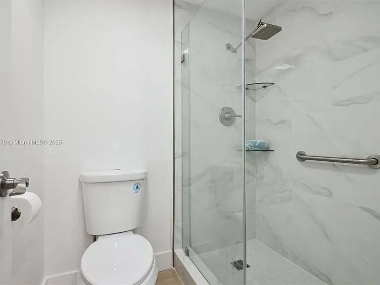 3505 S Ocean Dr #710 — Photo 9