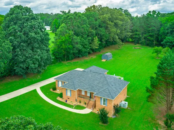 1109 Central Dr, Hixson, TN 37343