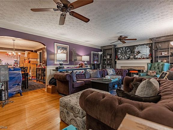 4th image of 1147 W Overton Dr